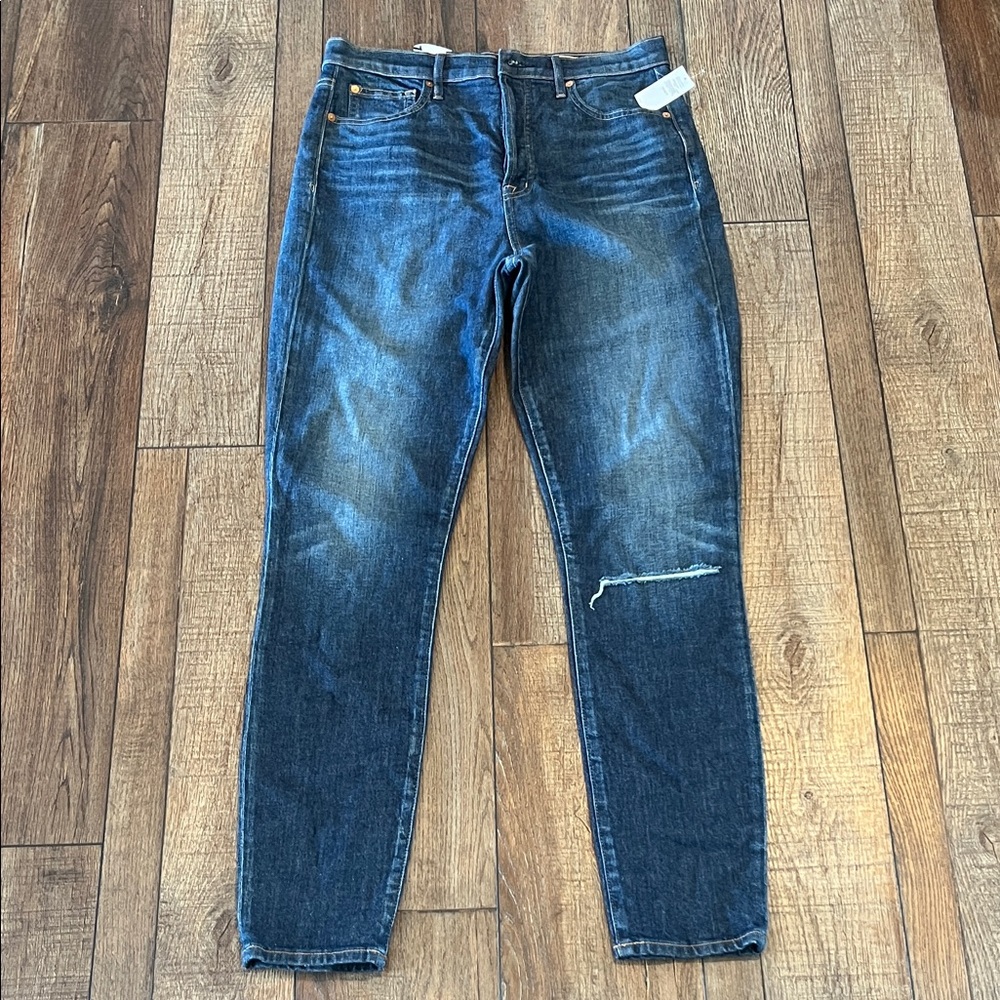GAP women’s NWT Dark Blue Skinny Jeans